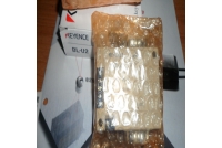 基恩士 BL-1301 条码读码器搭配 BL-U2 通讯单元，赋能产线追溯应用